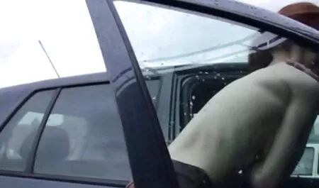 Một cô phim sec dong vat dit nguoi gái tóc.