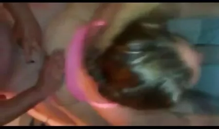 Người đàn phim sec dong vat va nguoi ông đập, một trong khoảng cách.