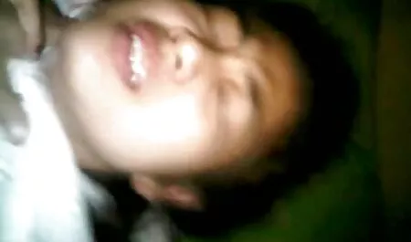 Một nomad hút của người lái phim sec nguoi dit cho xe súng và kéo nó ra ngoài.