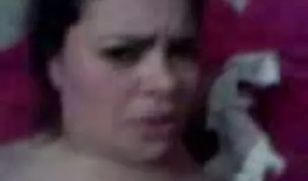 Mút dương vật của cô gái phim sec nguoi dit lon tóc vàng.