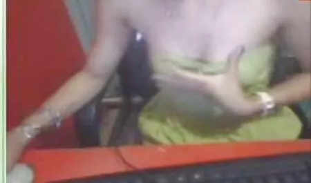 Ike phim sec thu cho Diesel để đáp ứng một người phụ nữ.