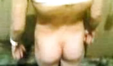 Các cô gái đã sec nguoi choi cho hậu môn của mình trên ghế dài.