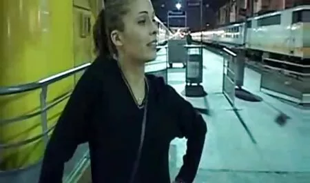 Đồng phục đức hạnh dễ pim sec nguoi va thu dàng với khách hàng.