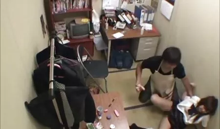 Các cô gái tóc vàng phim sec dong vat dit nguoi mọc tay chân khỏi chân.