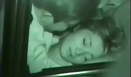 Các cô gái tóc vàng một đám đông những sem phim sec nguoi va thu người trẻ tuổi.