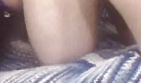 Cô tỏa sáng với âm hộ của cô ở phía phim sec lon dit nguoi trước của các nhiếp ảnh gia.