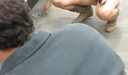 Mang máy rung giường. sec thu dit nhau