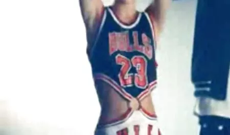 Đánh hai thành viên trong các cô sec cho đit nguoi gái mông.