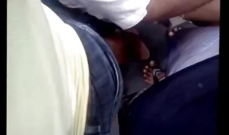 Cô gái giải trí đạo sec nguoi du cho với thủ dâm trong phòng tắm.