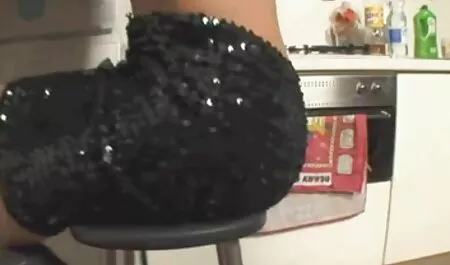 Nga hôn phụ nữ phim sec khi dit nguoi ucraina.