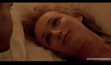 Các nghệ sĩ là một người phụ nữ với nền trang phim sec thu cho choi nguoi trí.