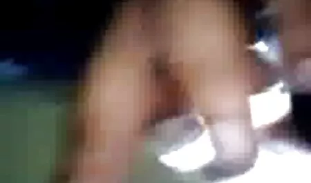 Tôi nhận thấy một người hàng xóm thủ dâm phim sec thu cho du nguoi và làm tình cô ta.