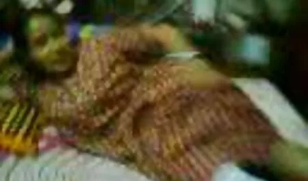 Tóc vàng phim sec nguoi cho với một chàng trai sau khi thủ dâm.