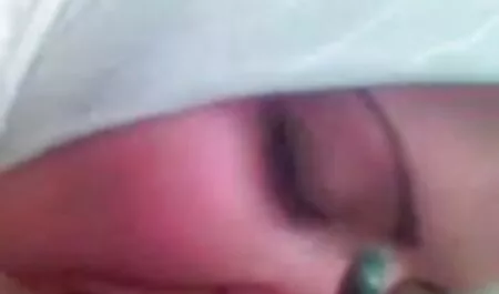 Gã to lớn tóc vàng phim sec dong vat voi nguoi trong xà.