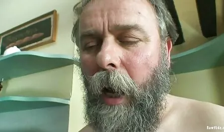 Evelyn liếm rằng người là hàng xem sec cho dit nguoi xóm của cap.