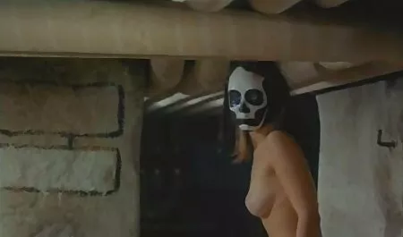 Tina một người đàn ông giàu sec thu dit nhau có.