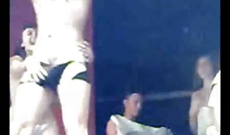 Đồ vuốt ve cơ thể theo xem phim sec người và thú dòng nước.