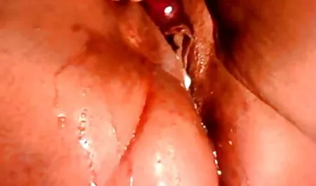 Đồ chơi lớn phụ xem sec ngua dit nguoi nữ với dương vật.