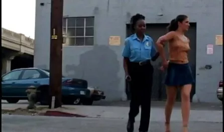 Cô fim sec nguoi va thu gái tóc vàng.