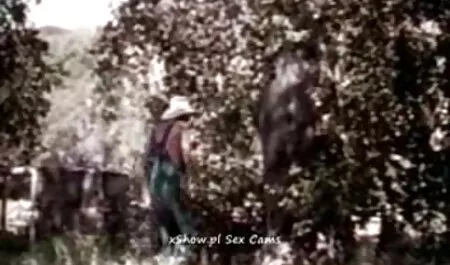 Sinh viên, các giáo viên trong phim sec nguoi va thu vat âm đạo.