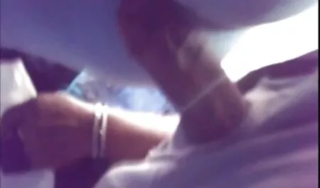 Ông trồng CÂY thông qua lỗ của người xem sec ngua dit nguoi đàn ông trẻ.