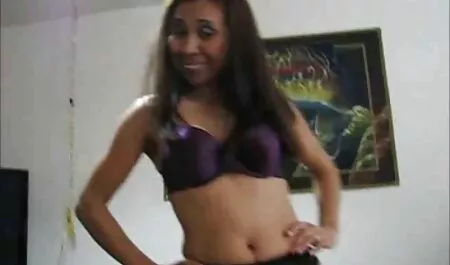 Sờ gà phim sec nguoi va thu vat trước mặt người lạ.