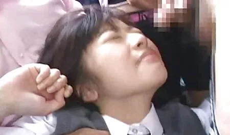 Một người đàn ông châu á phim sec lon dit nguoi với một cô gái trong văn phòng.