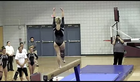 Đồ chơi fim sec nguoi va thu da đen.