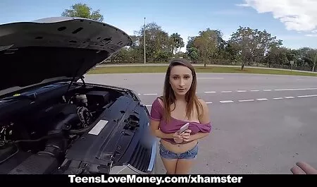 Một nhân viên đánh rắm, một phụ nữ phim sec nguoi du ngua mập.