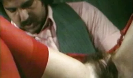 Cô gái nga trong phỏng vấn một sec cho đit nguoi bộ phim khiêu dâm.