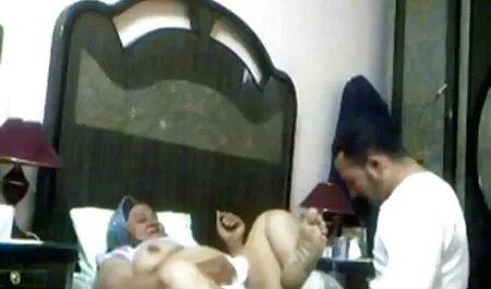 Cô ấy thông minh lấy nó phim sec thu nguoi trong miệng và làm.